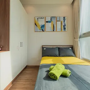 - Vinhomes Park, Landmark 81 Area & Ice Skating Rink Hô Chi Minh-Ville
